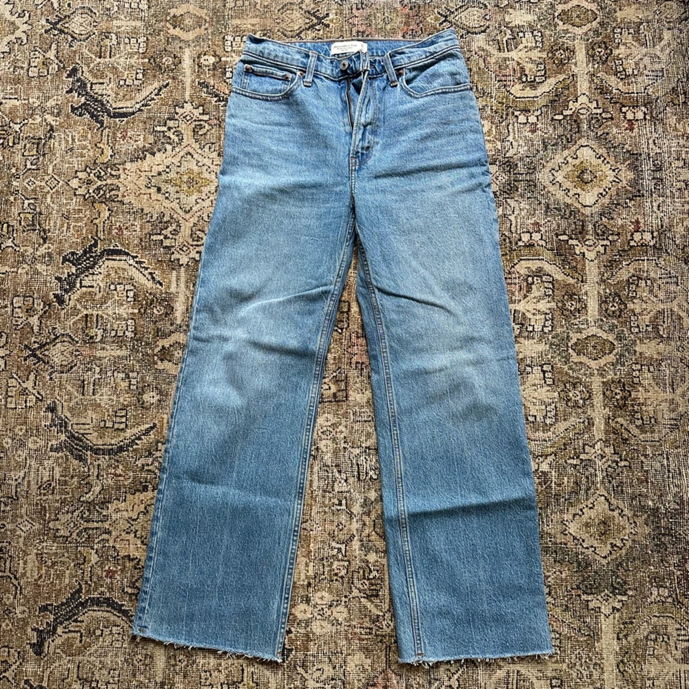 Abercrombie & Fitch High Rise 90s Relaxed Jean